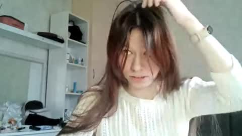 etsukokolakowski online show from 20, 11, 2025