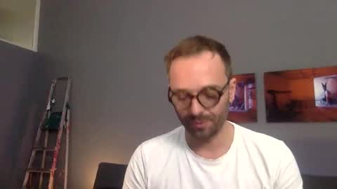 Snapshot of euginehot chatting on 15, 12, 2025 euginehot online show from 15, 12, 2025