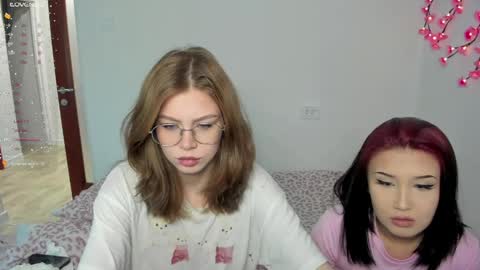 Veronica Tiia Lilith left to right online show from 8, 5, 2026