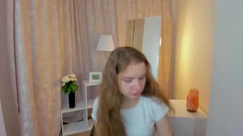 Snapshot of eva_bake chatting on 4, 10, 2025 Eva online show from 4, 10, 2025