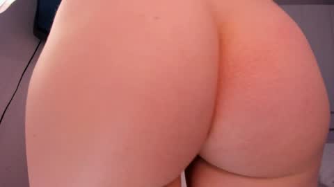 Snapshot of eva_davi chatting on 11, 1, 2025 Eva Davis online show from 11, 1, 2025