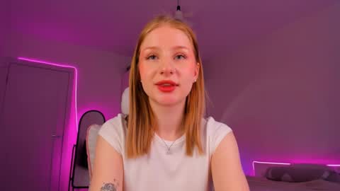 Snapshot of eva_davi chatting on 4, 3, 2025 Eva Davis online show from 4, 3, 2025