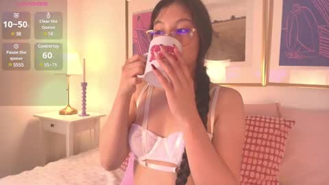 Evaa Depp online show from 4, 3, 2025