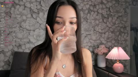Snapshot of eva_doncray chatting on 1, 12, 2024 Eva online show from 1, 12, 2024