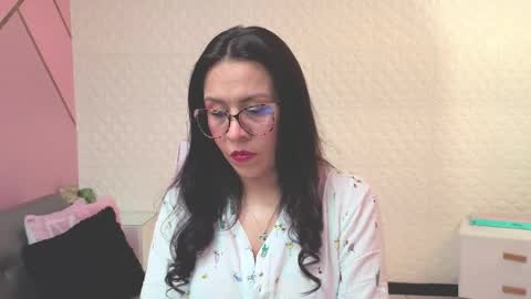 Eva  online show from 3, 6, 2026
