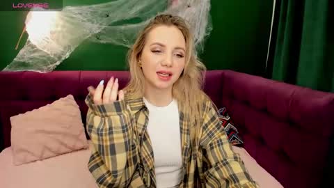 Snapshot of eva_moran chatting on 24, 10, 2025 Eva 3 online show from 24, 10, 2025