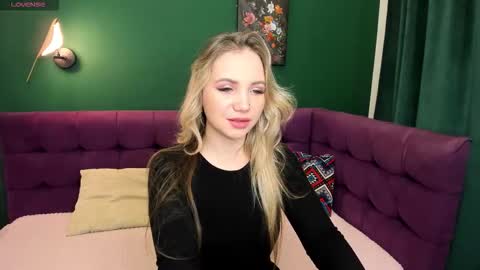 Snapshot of eva_moran chatting on 7, 11, 2025 Eva 3 online show from 7, 11, 2025