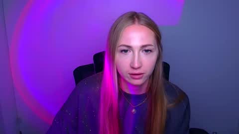 Snapshot of eva_oliviaa chatting on 30, 9, 2025 Eva online show from 30, 9, 2025