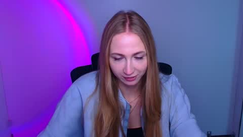 Snapshot of eva_oliviaa chatting on 1, 10, 2025 Eva online show from 1, 10, 2025