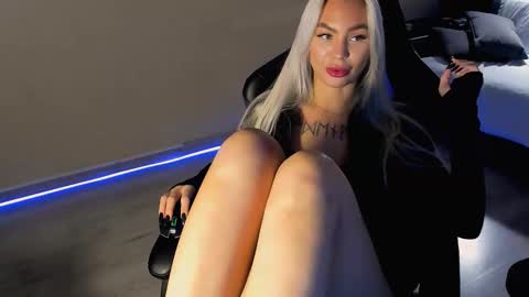 Snapshot of eva_re chatting on 4, 11, 2025 Eva online show from 4, 11, 2025