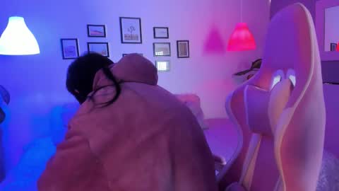 Eva   Emily online show from 16, 10, 2025