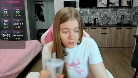 Snapshot of eva_tomiok chatting on 4, 1, 2025 Eva online show from 4, 1, 2025