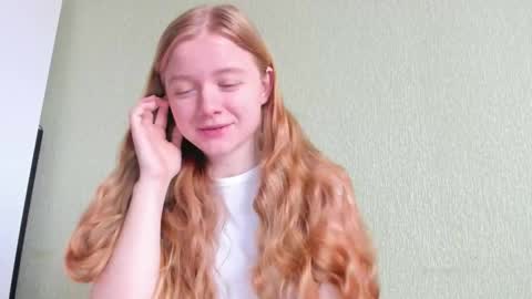 Snapshot of eva_tomiok chatting on 12, 10, 2025 Eva online show from 12, 10, 2025