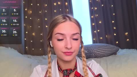 Snapshot of eva_vex chatting on 5, 1, 2025 Hello Im Eva online show from 5, 1, 2025