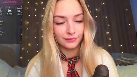 Snapshot of eva_vex chatting on 12, 1, 2025 Hello Im Eva online show from 12, 1, 2025