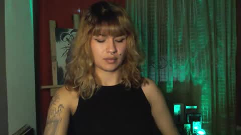 Snapshot of eva_viulet chatting on 5, 2, 2026 MISS EVY online show from 5, 2, 2026