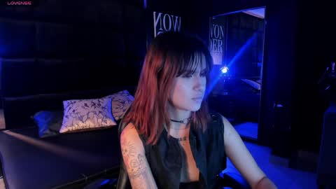 Snapshot of eva_viulet chatting on 22, 4, 2026 MISS EVY online show from 22, 4, 2026