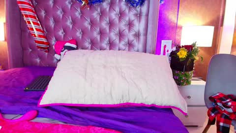Snapshot of evaa_cloee chatting on 29, 12, 2024 EVA CLOEE online show from 29, 12, 2024