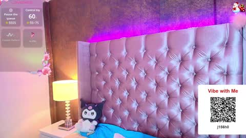 Snapshot of evaa_cloee chatting on 22, 1, 2025 EVA CLOEE online show from 22, 1, 2025