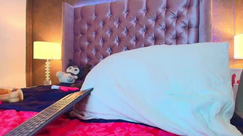 Snapshot of evaa_cloee chatting on 27, 1, 2025 EVA CLOEE online show from 27, 1, 2025