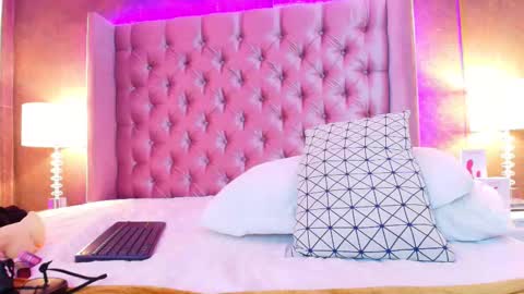 Snapshot of evaa_cloee chatting on 26, 2, 2025 EVA CLOEE online show from 26, 2, 2025