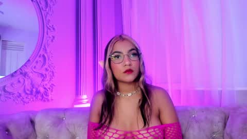 evaa_honey online show from 12, 5, 2026