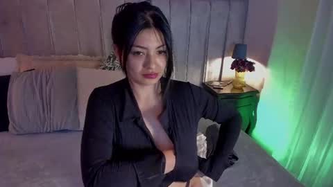 Snapshot of evaa_stevens chatting on 16, 6, 2026 julieth online show from 16, 6, 2026
