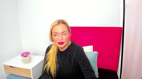 Snapshot of evaalone chatting on 9, 12, 2024 EvaAlone online show from 9, 12, 2024