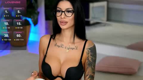 Snapshot of evaamanti chatting on 27, 10, 2025 Eva online show from 27, 10, 2025