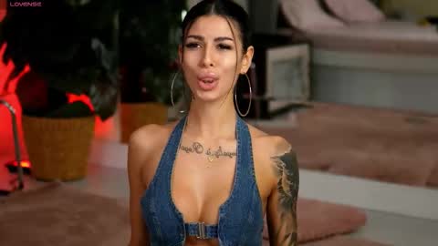 Snapshot of evaamanti chatting on 15, 11, 2025 Eva online show from 15, 11, 2025