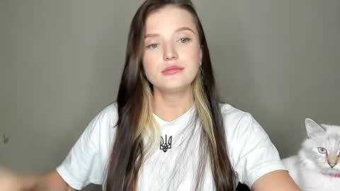 Snapshot of evaamillerr chatting on 27, 9, 2025 Eva online show from 27, 9, 2025