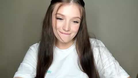 Snapshot of evaamillerr chatting on 25, 10, 2025 Eva online show from 25, 10, 2025