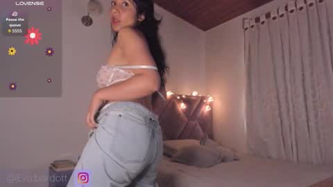 Eva Bardot online show from 11, 11, 2025