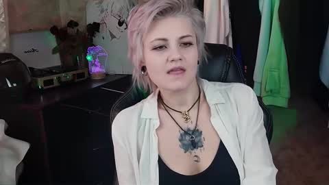 Snapshot of evabrownie chatting on 4, 2, 2025 Eva Brownie online show from 4, 2, 2025