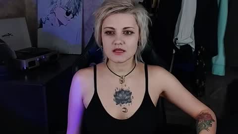 Snapshot of evabrownie chatting on 4, 3, 2025 Eva Brownie online show from 4, 3, 2025