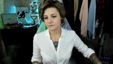 Snapshot of evabrownie chatting on 12, 9, 2025 Eva Brownie online show from 12, 9, 2025