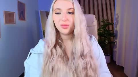 Eva  online show from 12, 5, 2026