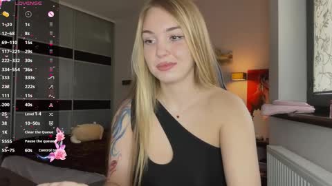 evacarter1 online show from 24, 10, 2025