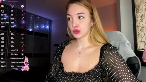 evacarter1 online show from 11, 11, 2025