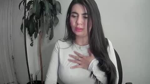 evacollins12 online show from 18, 12, 2024