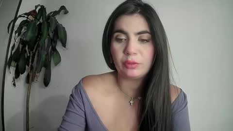 evacollins12 online show from 28, 1, 2025