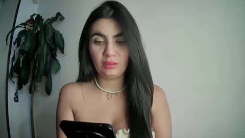 evacollins12 online show from 7, 2, 2025