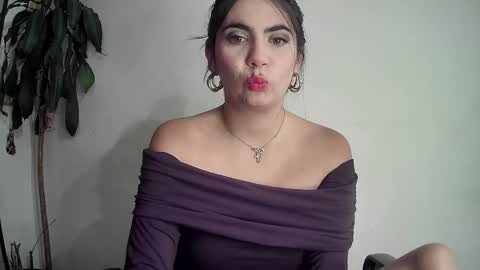evacollins12 online show from 9, 2, 2025
