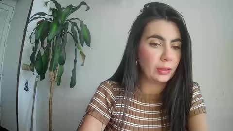 evacollins12 online show from 23, 2, 2025