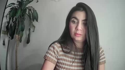 evacollins12 online show from 23, 2, 2025