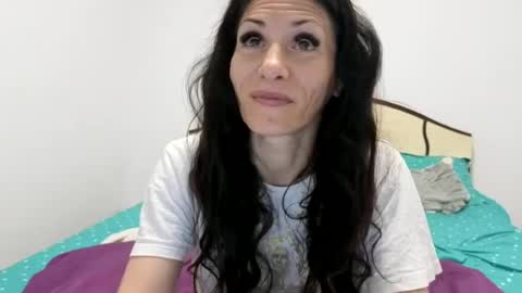 Snapshot of evacrisxxx chatting on 1, 7, 2026 hornycrissyyourlove online show from 1, 7, 2026