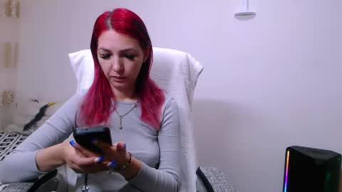 EvadesireONE online show from 12, 5, 2026