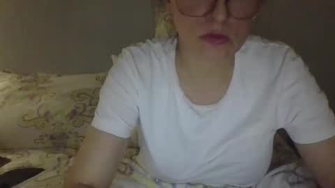 Snapshot of evaglad chatting on 30, 9, 2025 evaglad online show from 30, 9, 2025