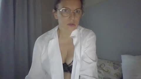 Snapshot of evaglad chatting on 2, 10, 2025 evaglad online show from 2, 10, 2025