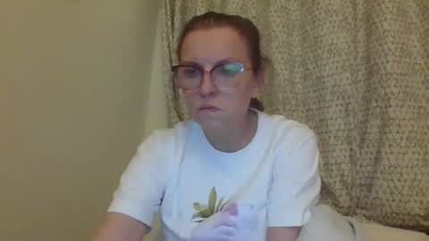 Snapshot of evaglad chatting on 4, 10, 2025 evaglad online show from 4, 10, 2025